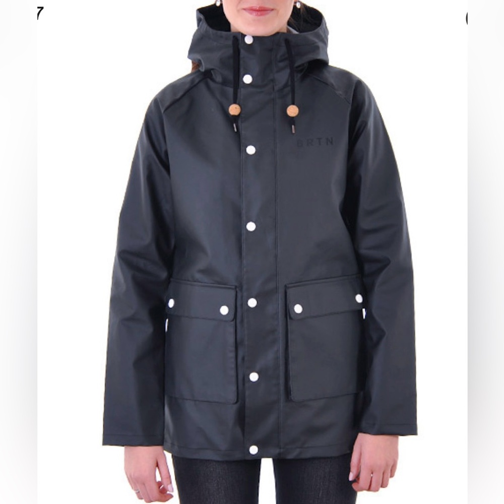 Size Medium Burton raincoat in excellent used condition